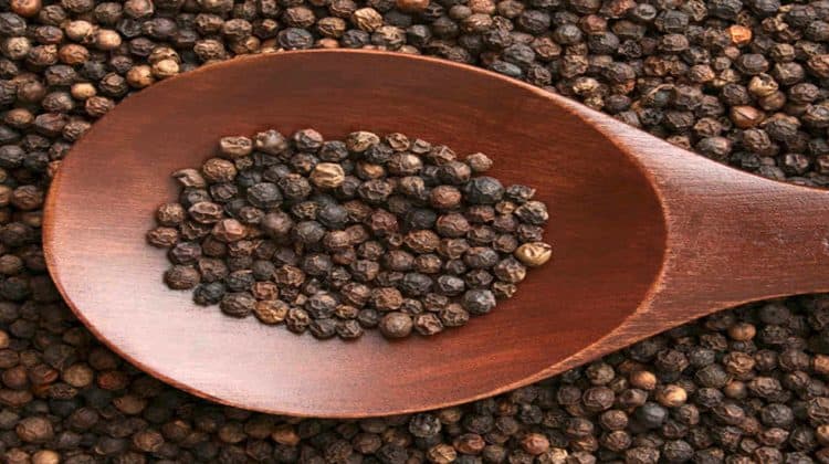 एलर्जी से राहत दिलाए काली मिर्च / Black pepper relief Allergy